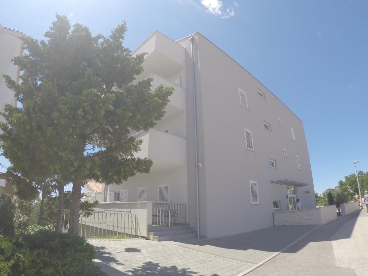 Vila Novak Novalja Luaran gambar