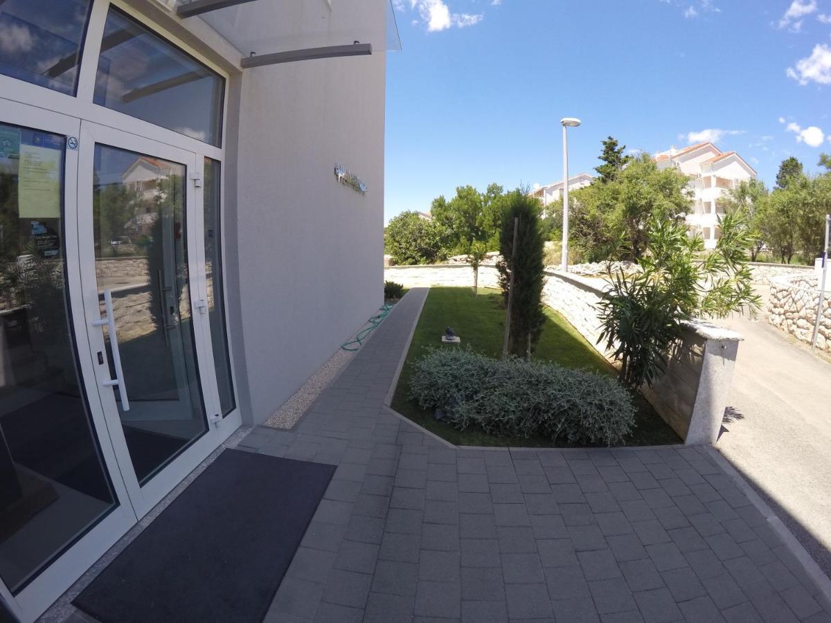 Vila Novak Novalja Luaran gambar