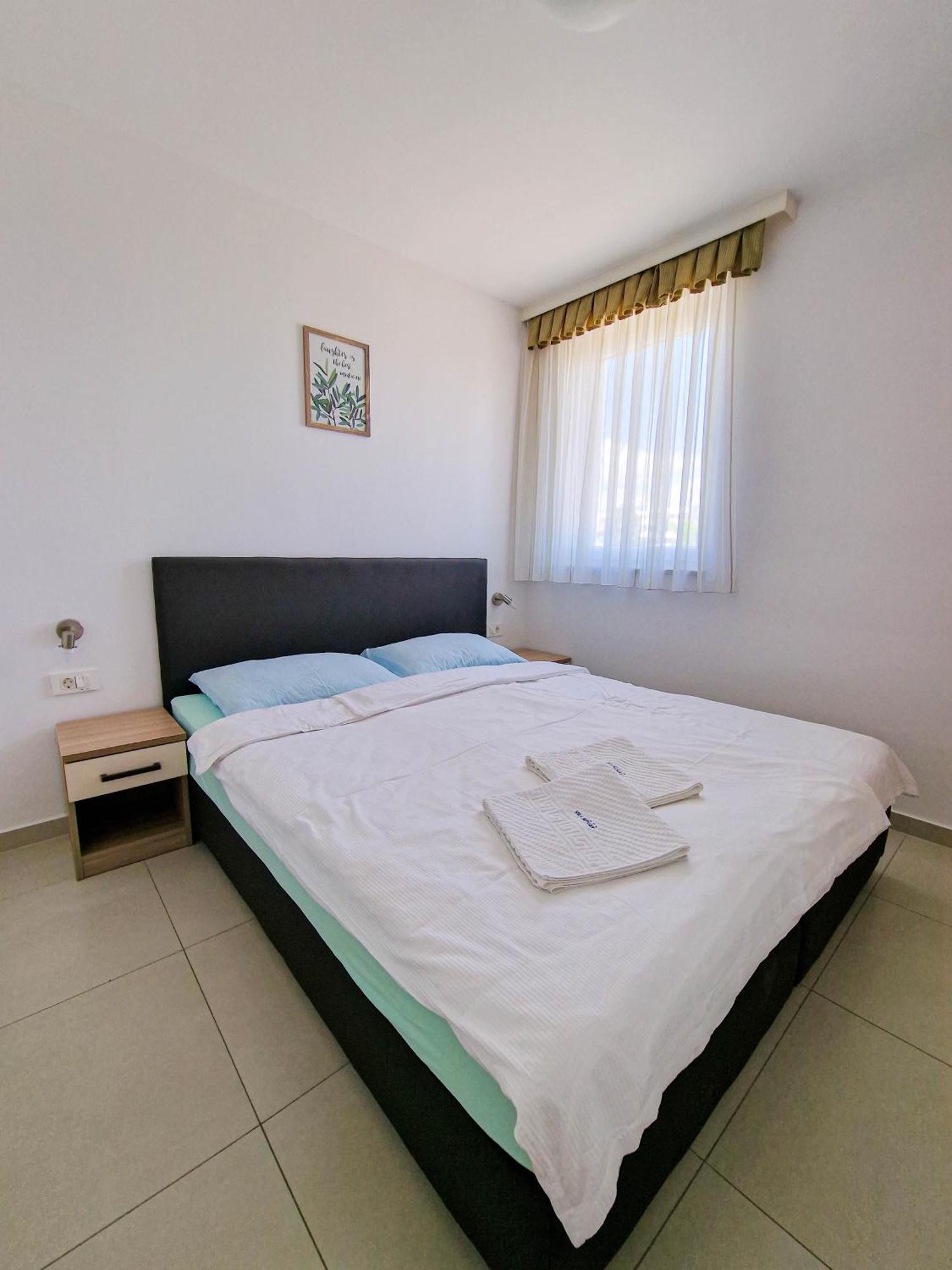 Vila Novak Novalja Luaran gambar